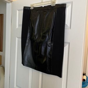 Leather and Ponte straight skirt - Black